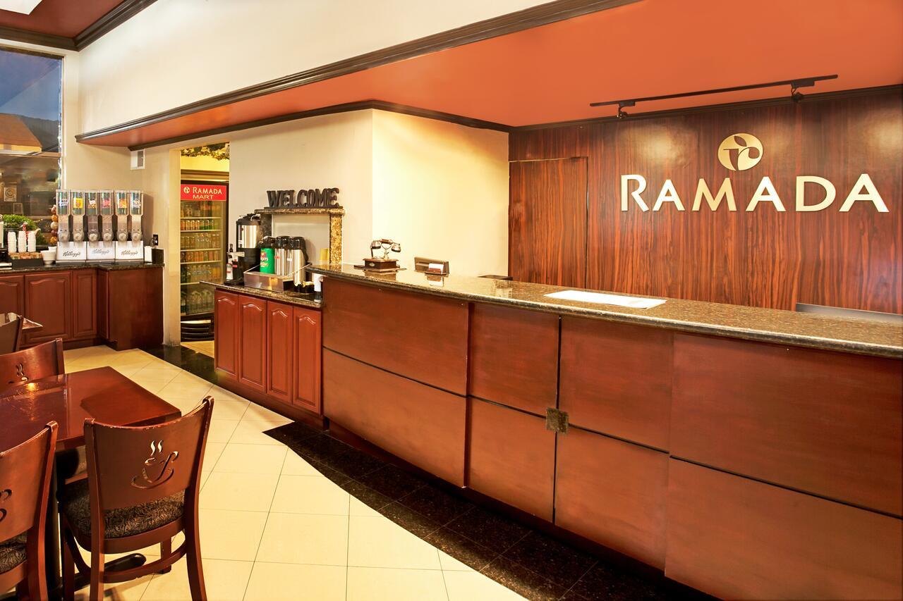 Ramada By Wyndham Pasadena Hotel Exterior photo